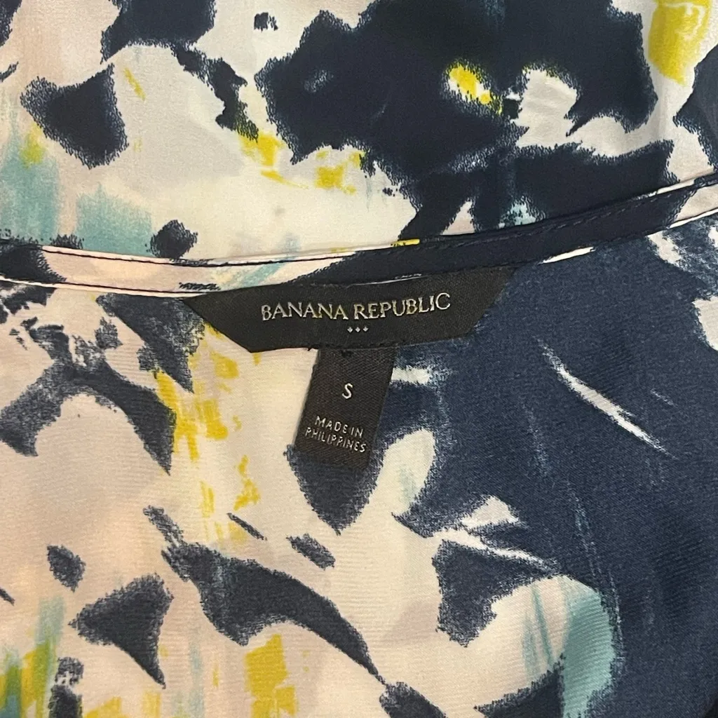 Banana Republic abstract v-neck long sleeve blouse top flowy shirt size small - Image 5