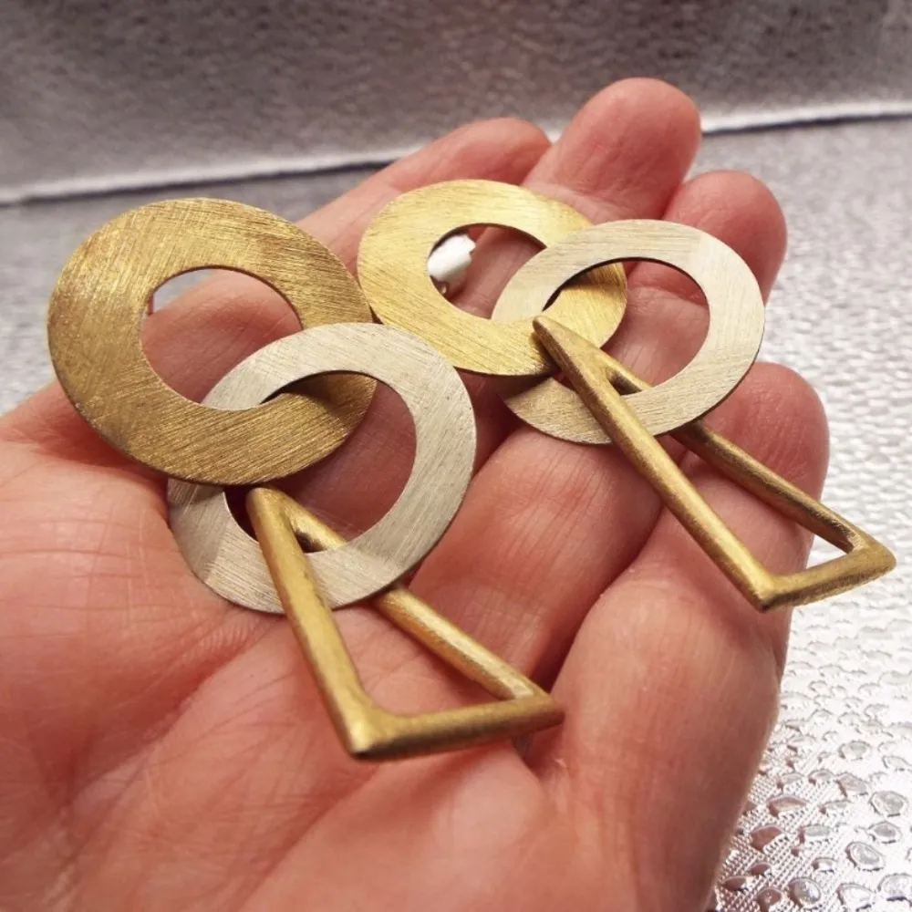 VINTAGE ARTIST OFFERING MIXED METALS CIRCLES & TRIANGLE DANGLY DROP EARRINGS Silver - Image 2