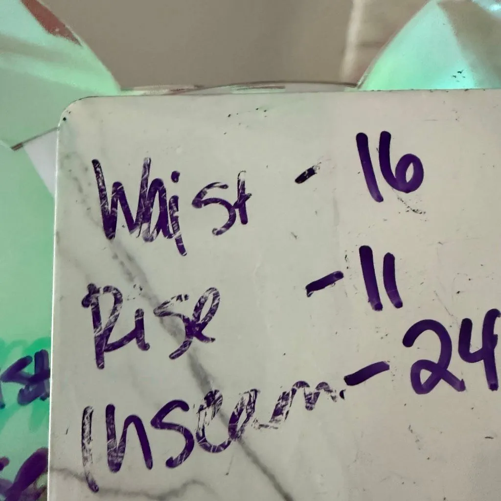 Old Navy Women’s 10 Petite Boyfriend Dark Wash Distressed Jeans - Image 4