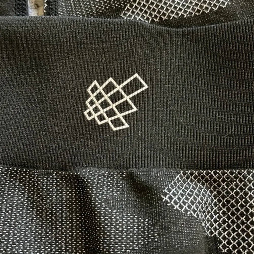 Jed North Camoflauge Seamless Gray Athletics Leggings Size M/L EUC #4134 - Image 4