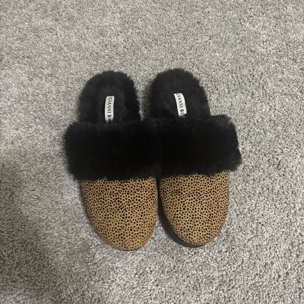 Gianni Bini Animal Print Slippers Size 7-7.5 - Image 3