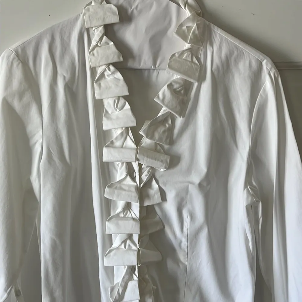 Elegant White Ruffled Blouse with Tailored Fit - Image 2