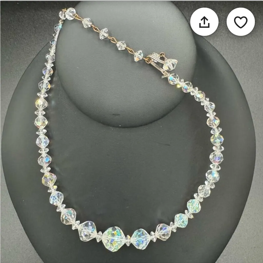 Vintage 1950’s Iridescent Beaded Necklace - Image 11