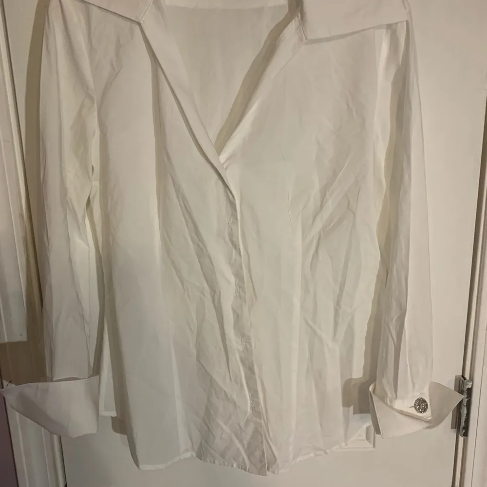 Talbot Women White button down Shirt Sz 12 New - Image 8