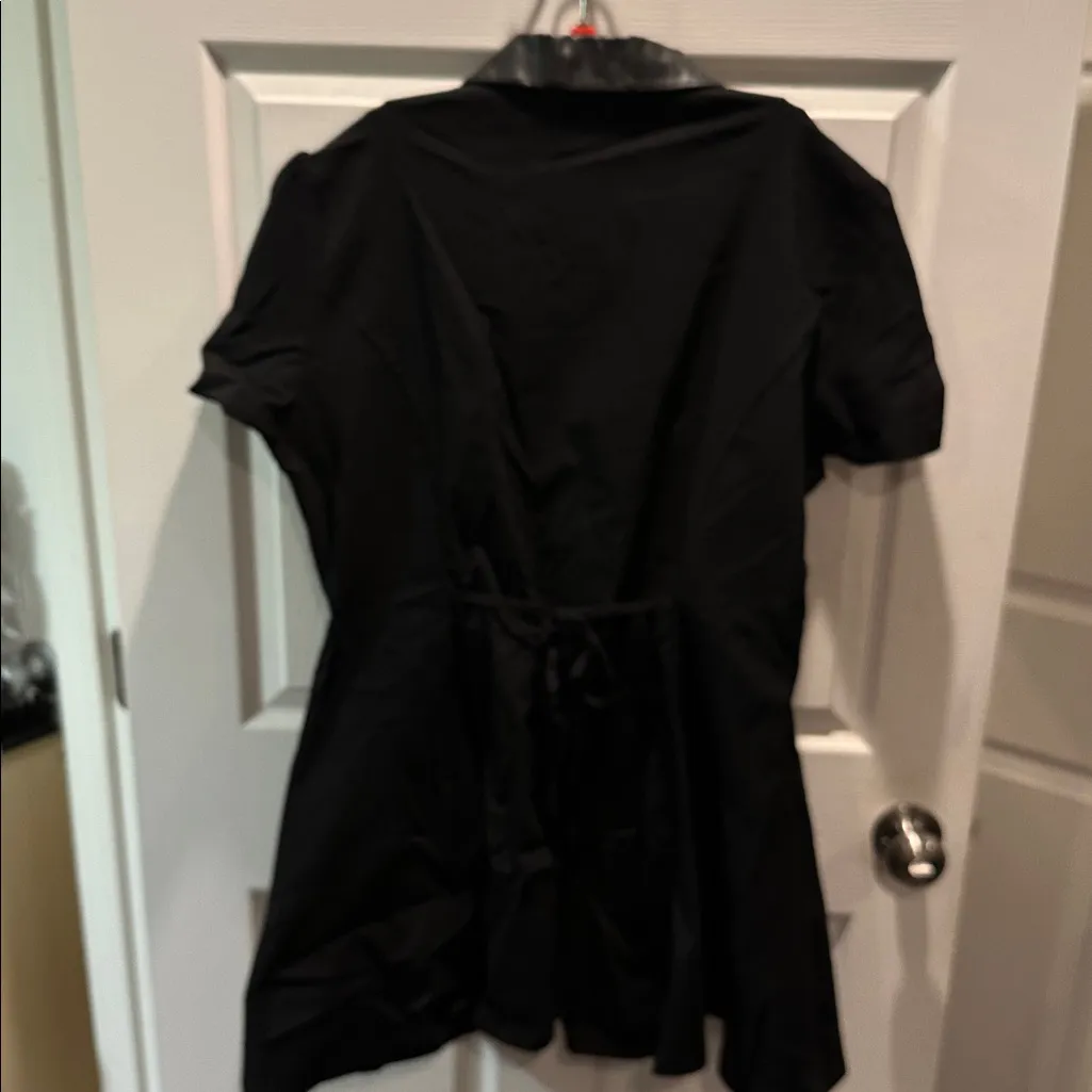 Black Short Sleeve Button - Image 4