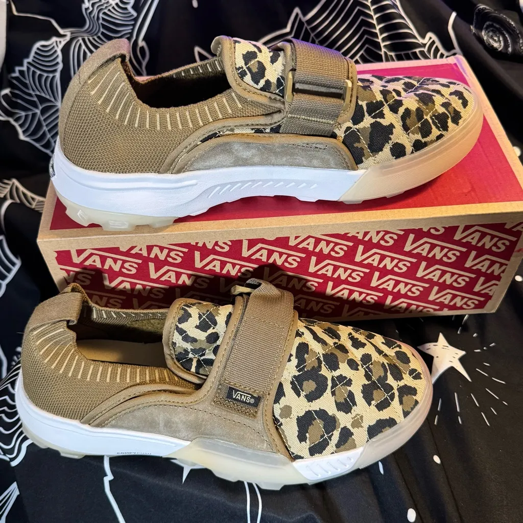 •NEW• VANS COMFYCUSH ULTRARANGE CHEETAH SLIPS W/ STRAP 10W/8.5M - Image 3