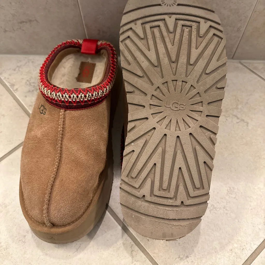 UGG Women's Tazz Slipper Size 8 Chestnut With Red Tasman Braid - Image 4