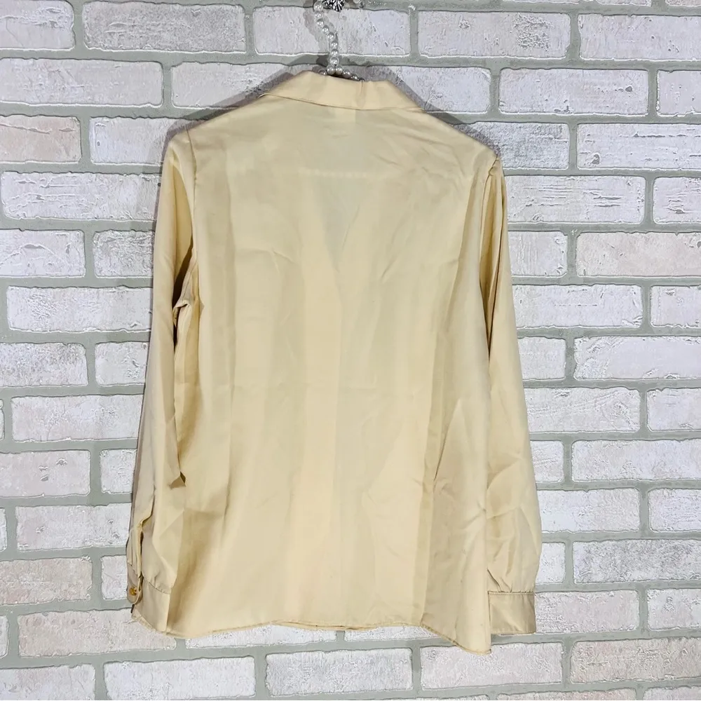 Vintage 1980’s Levi Strauss & Co Button Front Long Sleeve Beige Blouse Size 12 - Image 4