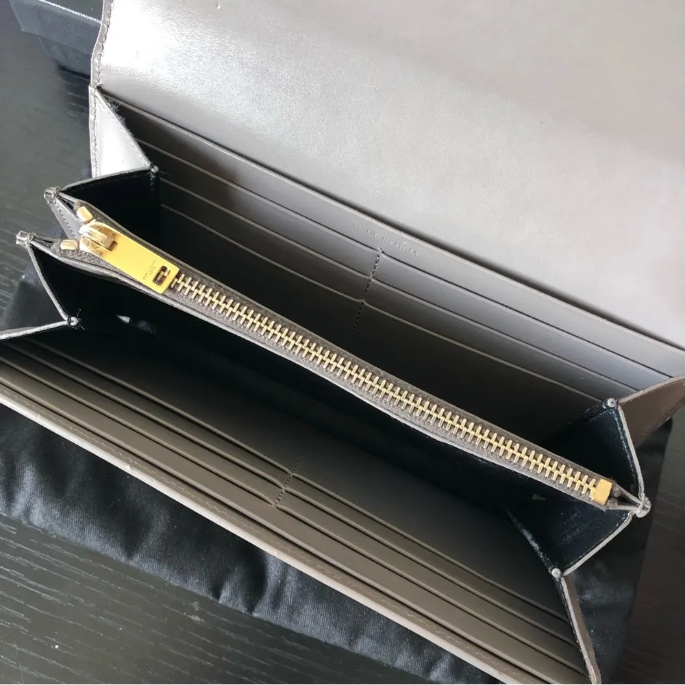 Saint Laurent Essentials Minimalist Grey YSL Wallet - Image 8