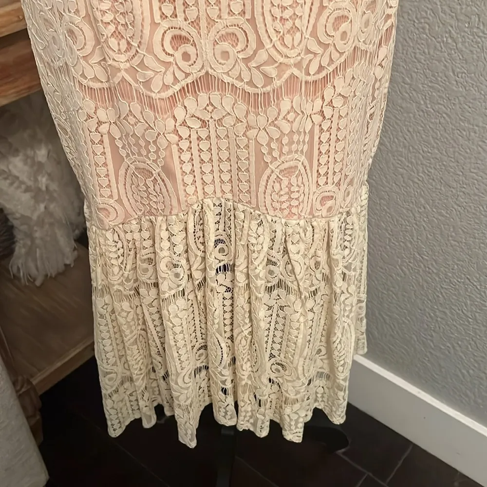 Anthropologie Vone Red Midi Cap Sleeve Lace Sheath Dress Size 2 - Image 3