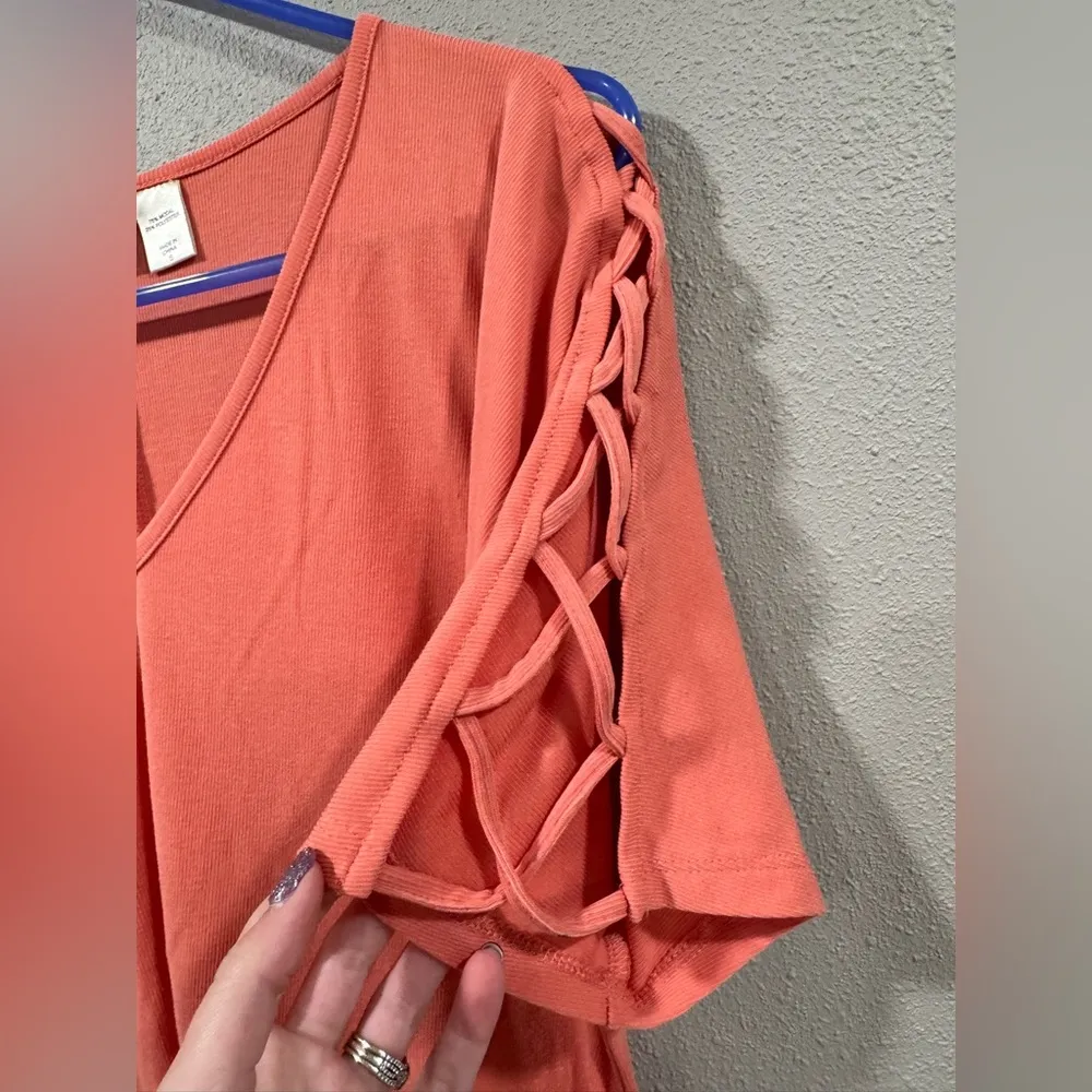 Daytrip  Styled Sleeve Top - Image 2