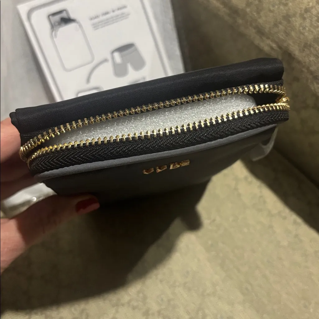 Magnetic Pocket Pal with Zippered Pocket & RFID Blocking Black - Image 5