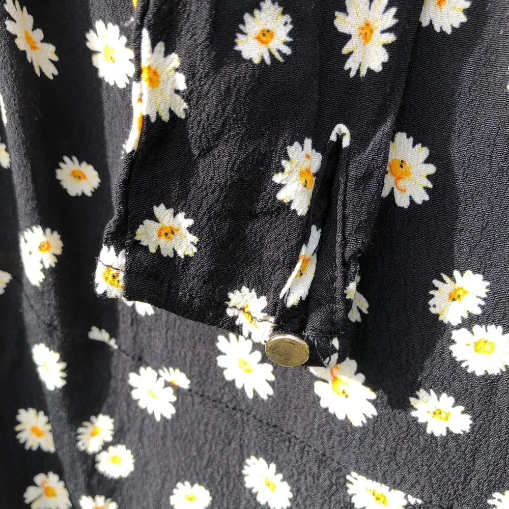 Forever 21 Floral Daisies Black Flowy Long Sleeve Dress M - Image 3