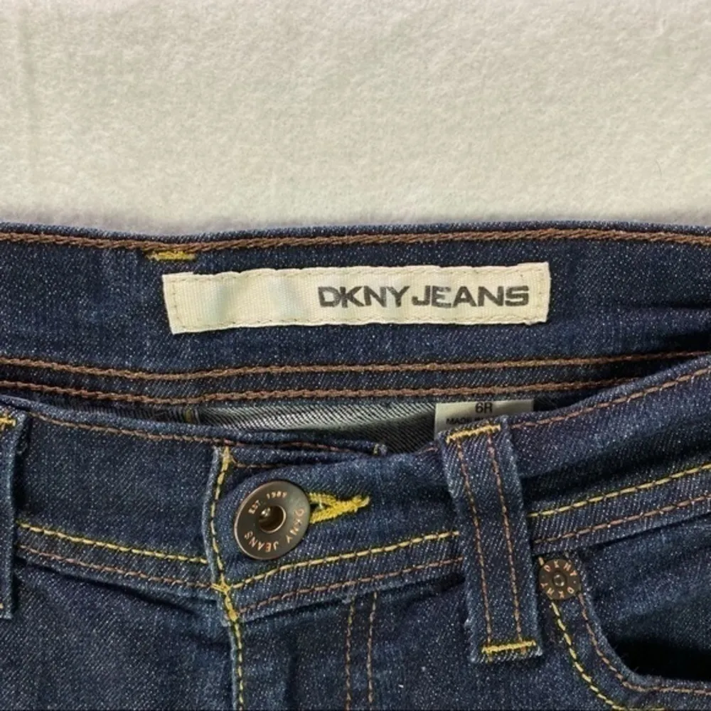 DKNY Stretch‎ Dark Wash Denim Mid Rise Skinny Jean - Image 4