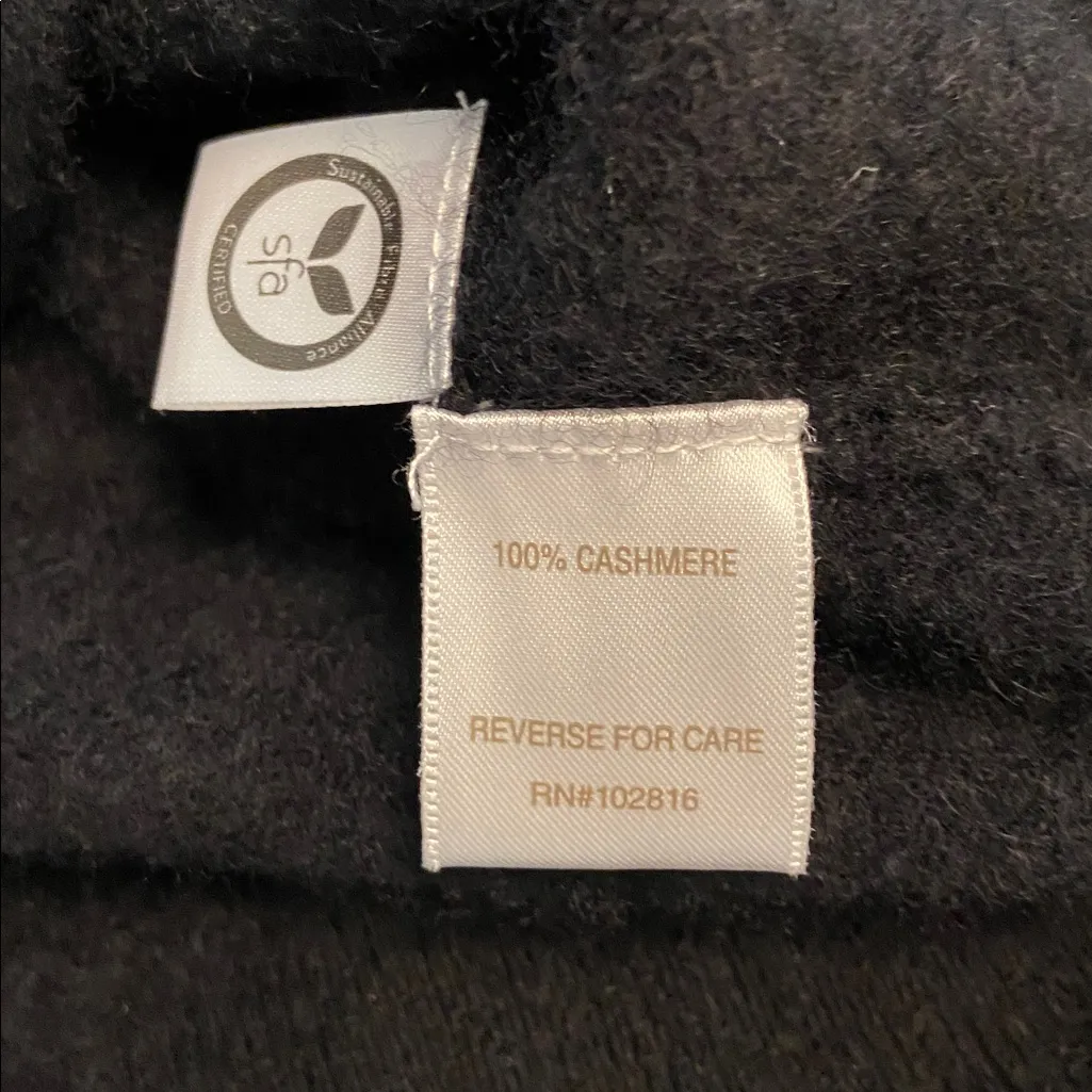 Garnet Hill Classic Black V-Neck Sweater 100% Cashmere length 21” bust 30” - Image 6