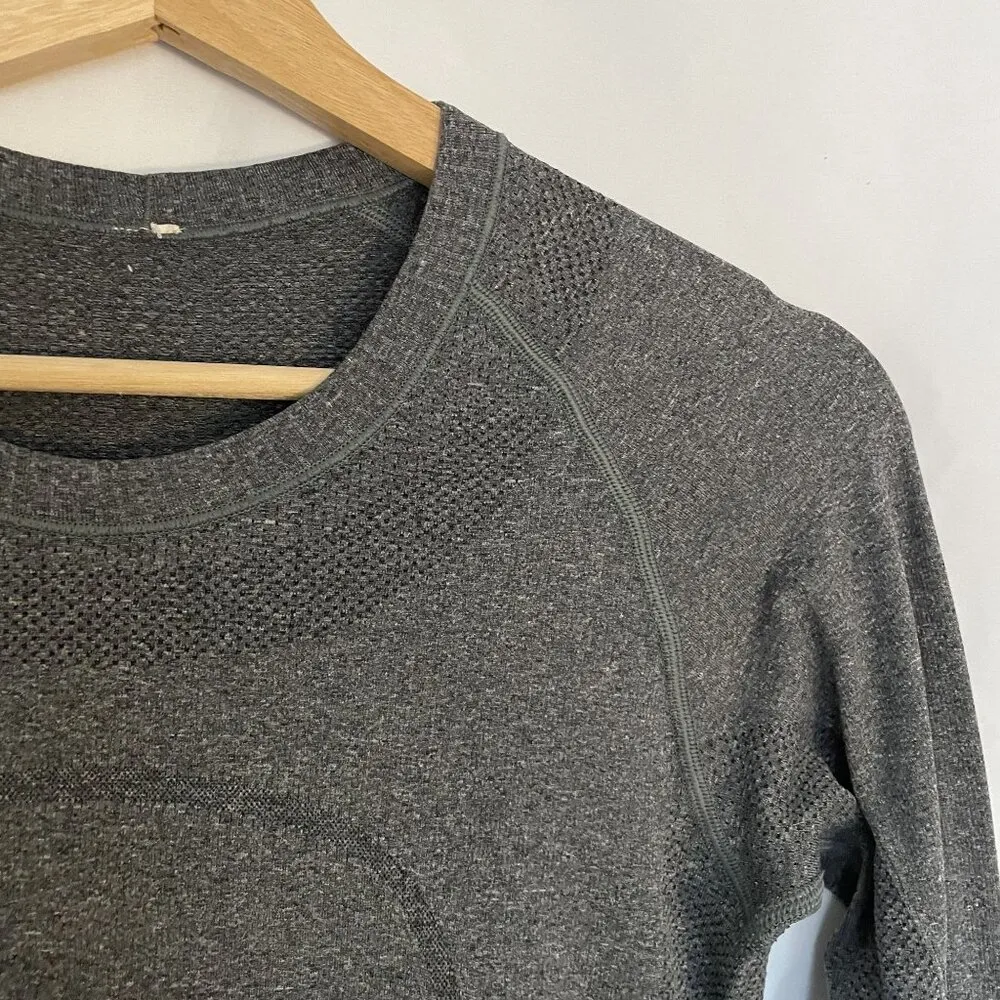 Lululemon Athletica gray long sleeved shirt knit design running compression - Image 2