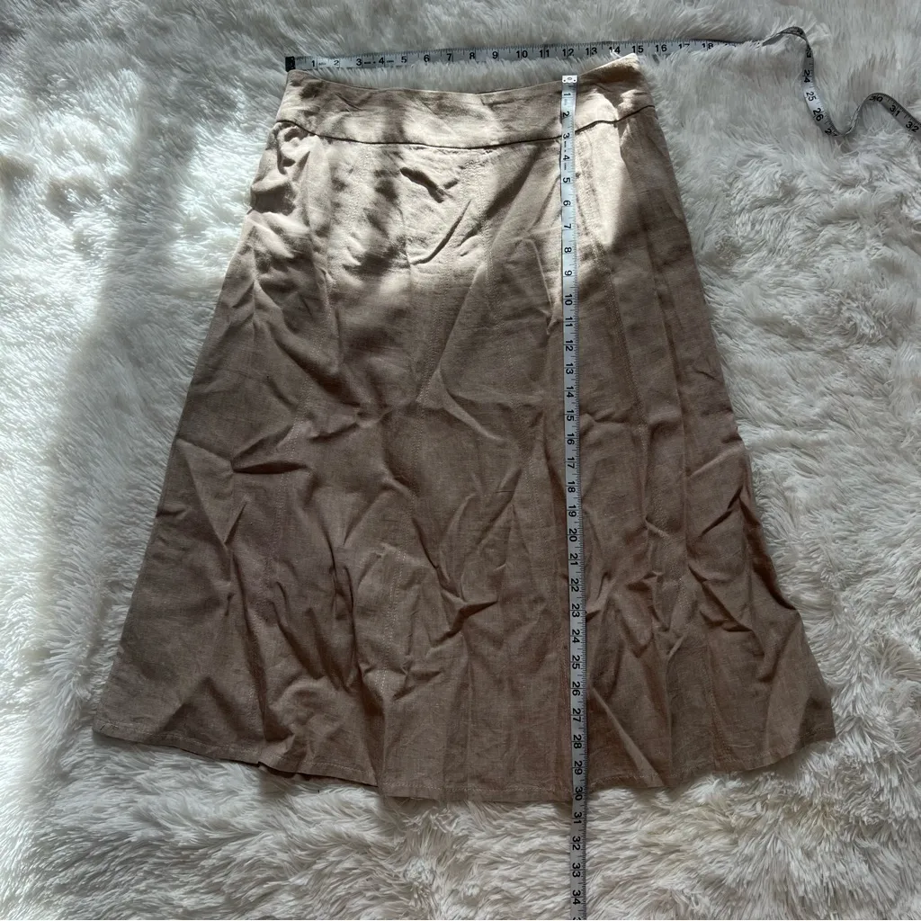 Dalia Collection  Elegant Tan Skirt Size 8 - Image 4