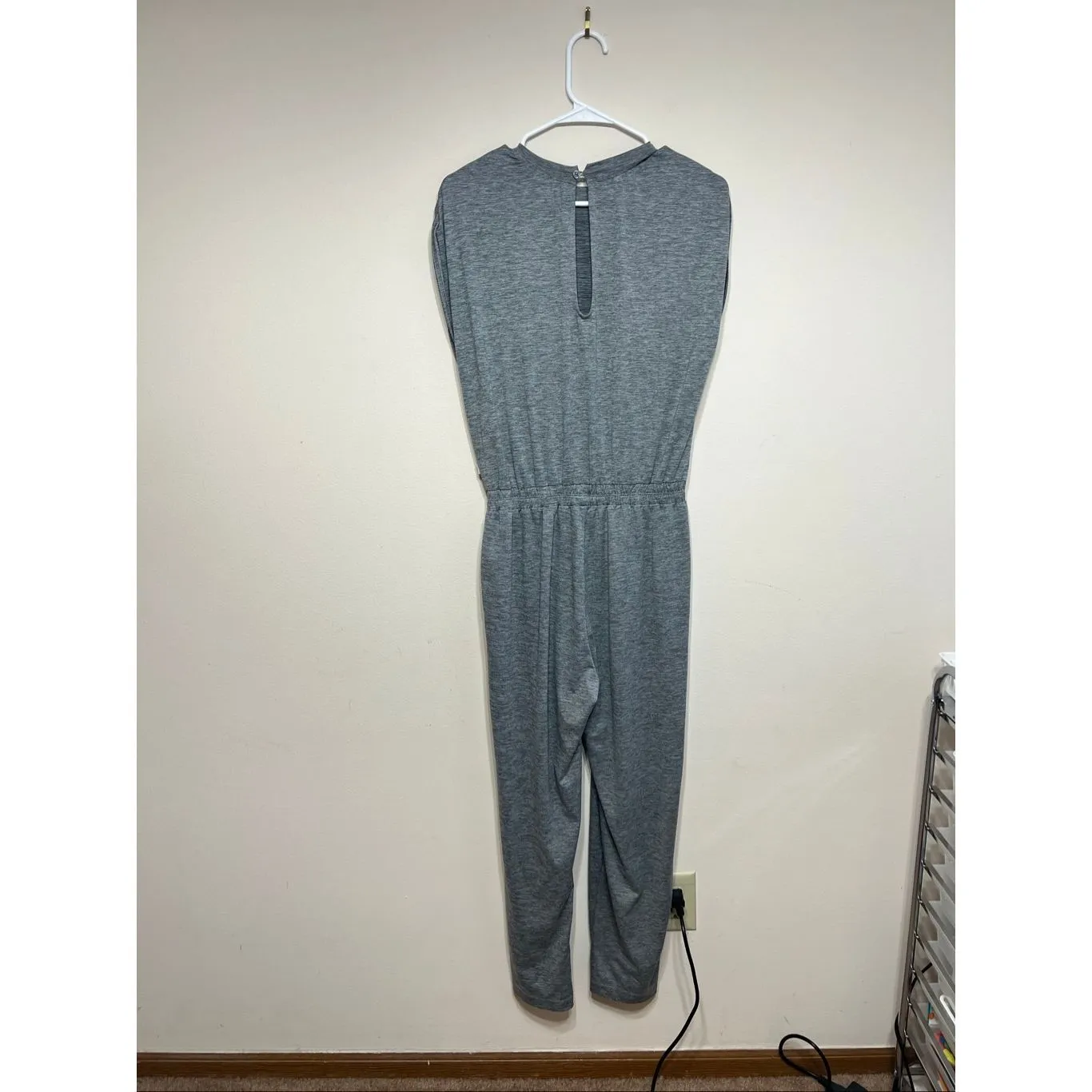 Vuori Gray Short Sleeve Lux Crew Jumpsuit Small - Image 7