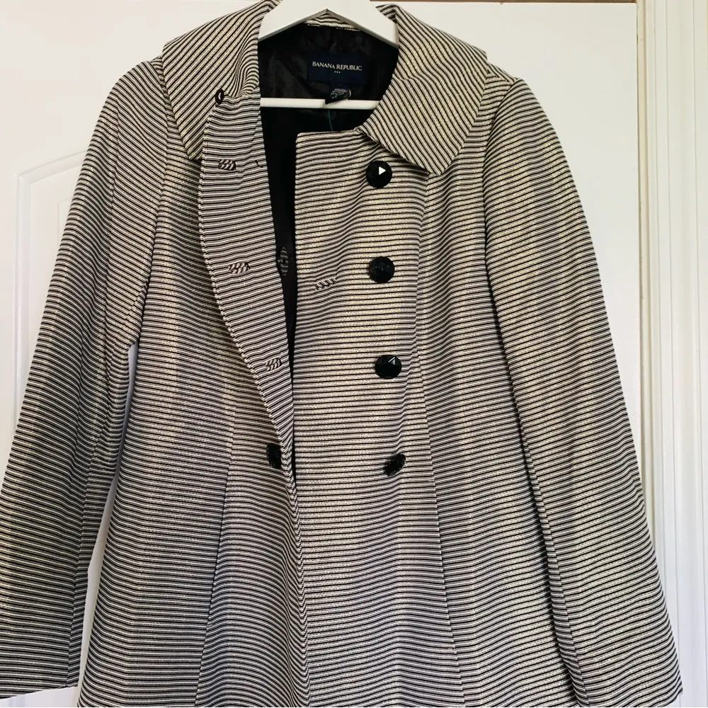 Banana Republic Women's Gold & Black Striped Double Breasted Jacket Trench Coat - Image 8