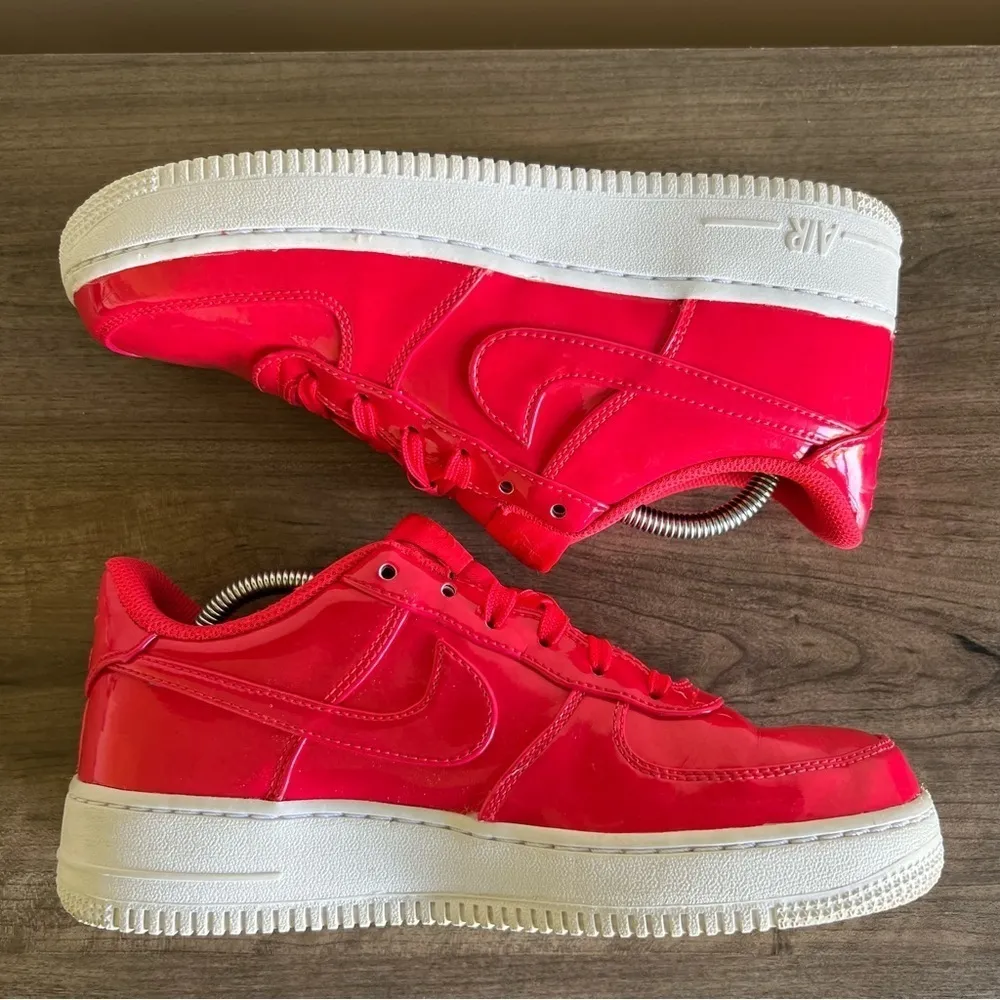 Nike Air Force 1 '07 LV8 UV Siren Red Shoe Size 7.5 or 6Y #909 - Image 2