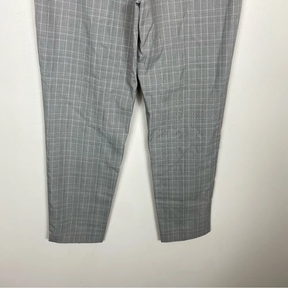 Zara Basic Gray and White Plaid Tapered Leg Trousers - Image 9