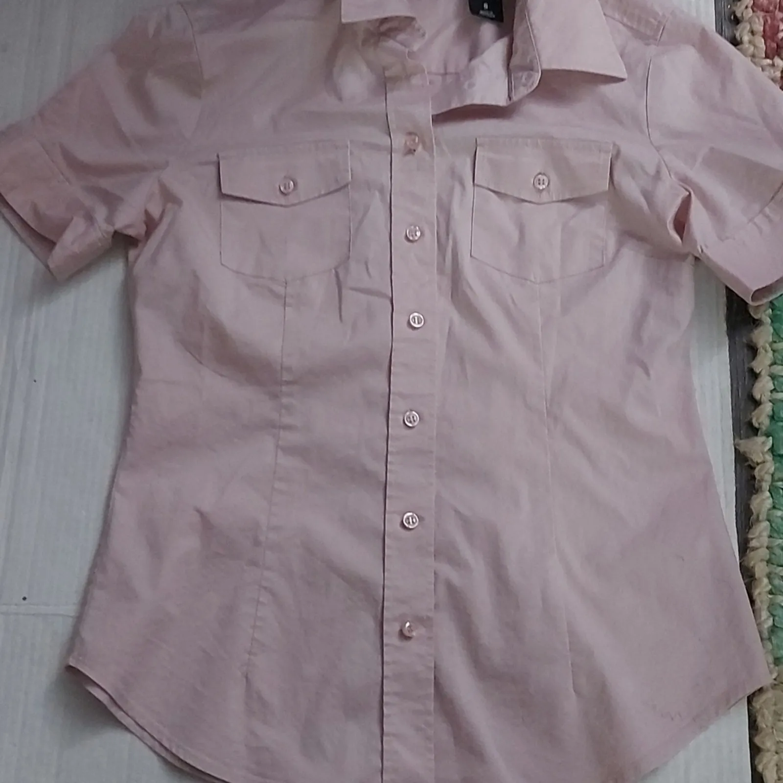 New York & Company Pink Short Sleeve Button Up Blouse S Classic Preppy Academia - Image 3