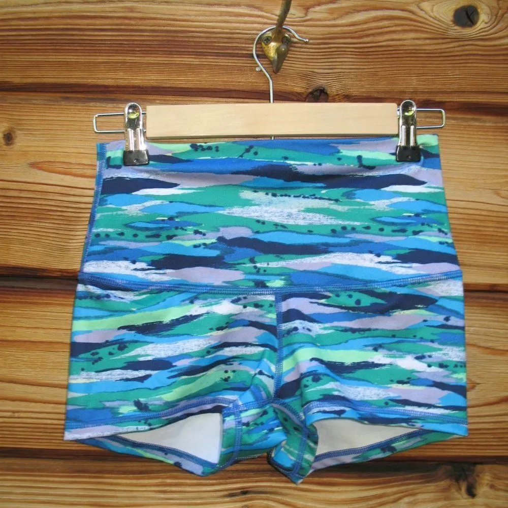 Lululemon Seven Wonders Boogie Roll Down Shorts 6 - Image 4