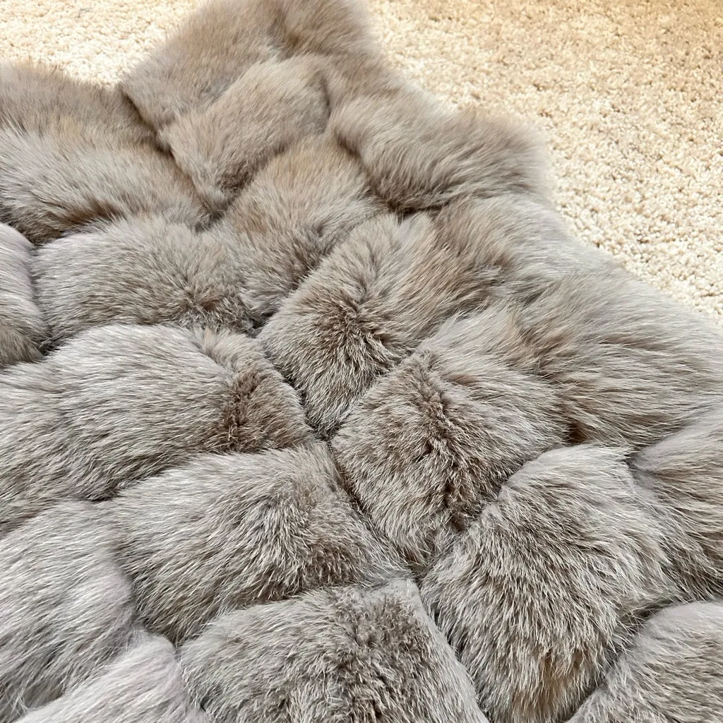 Saga Fur 100% fox fur vest. Xs/S Gray Size undefined - Image 10