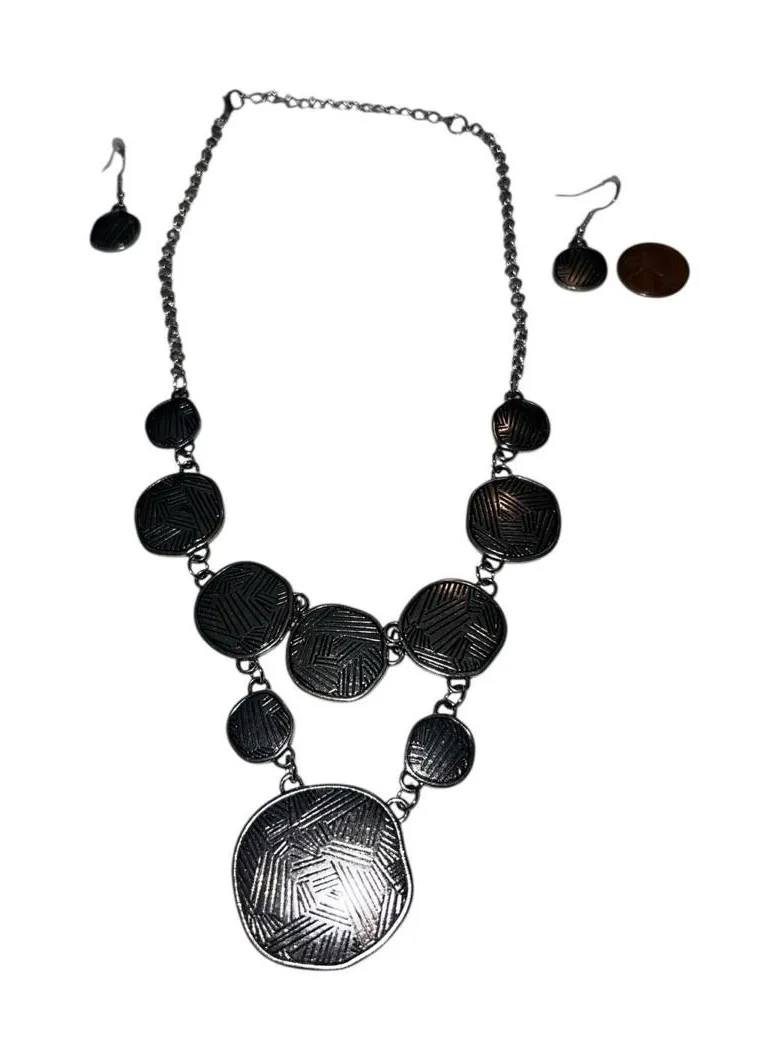 Lia Sophia Solace Silver Geometric Disc Necklace & Earring Set Women’s One Size - Image 1