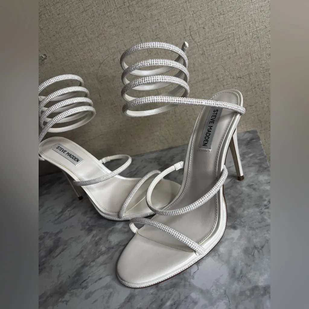 Steve Madden Exotica Pearl Rhinestone Leg-coil Sandals 9.M - Image 3