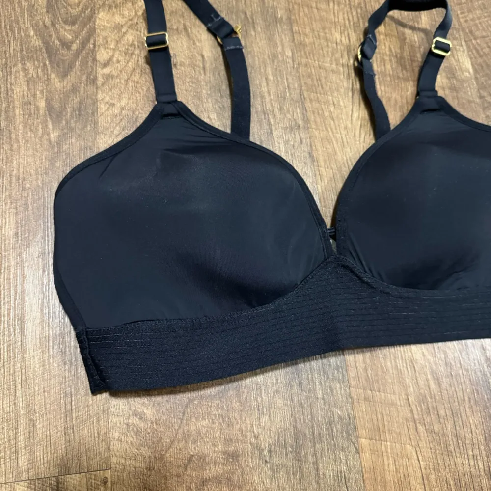 Lively Spacer Bra Sz 38B Black Wireless Tshirt Bra Everyday Comfort - Image 6