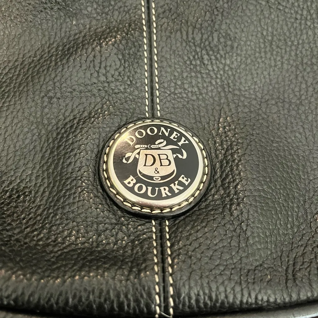 Vintage Dooney & Bourke Black Pebble  Flat Leather Hobo Shoulder Bag Y2K - Image 2