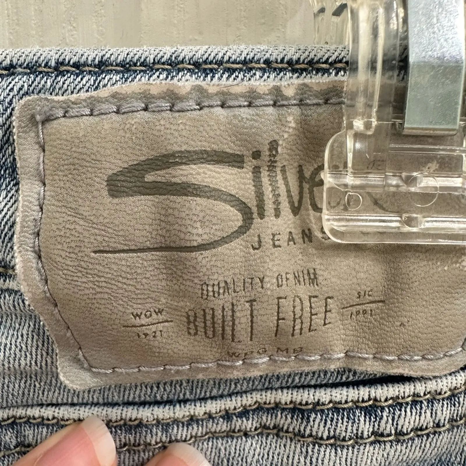 Silver Jeans Co Izzy Ankle Skinny Floral Embroidery Petite W 27 L27 Distressed Blue - Image 9