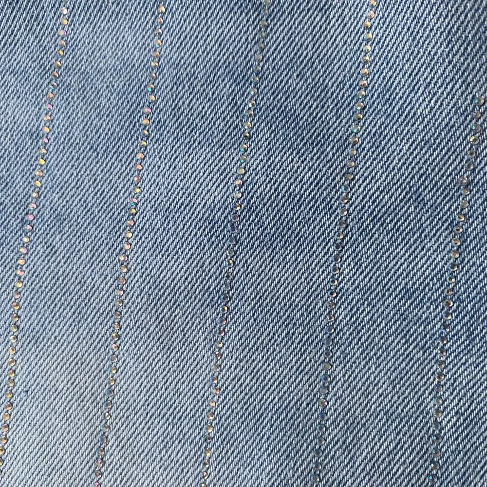 Twelve by Ontwelfth women's Large emmie denim light wash frayed sequin shorts - Image 10