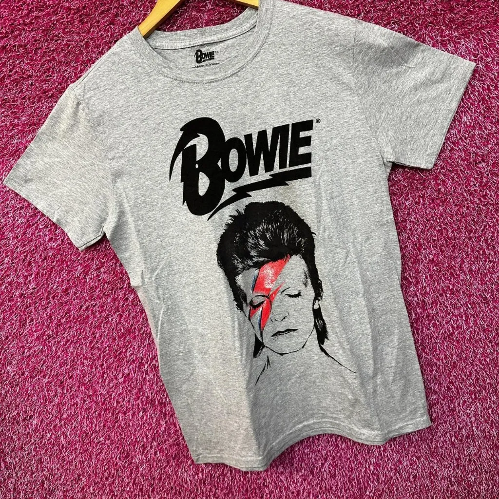 David Bowie Starman Rock Thsirt size Medium - Image 3