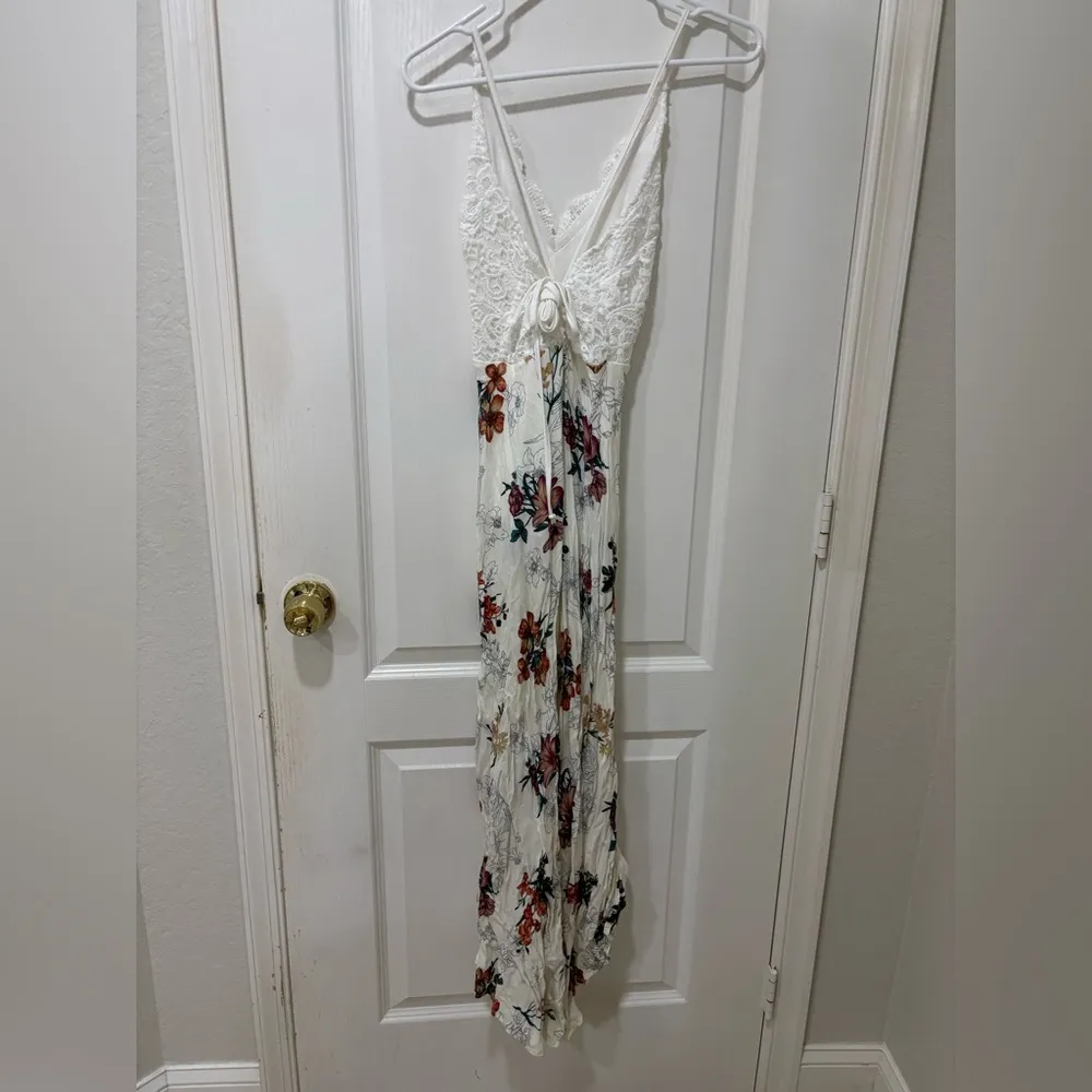 Haute Monde White and Red Sleeveless Maxi Sundress - Image 3
