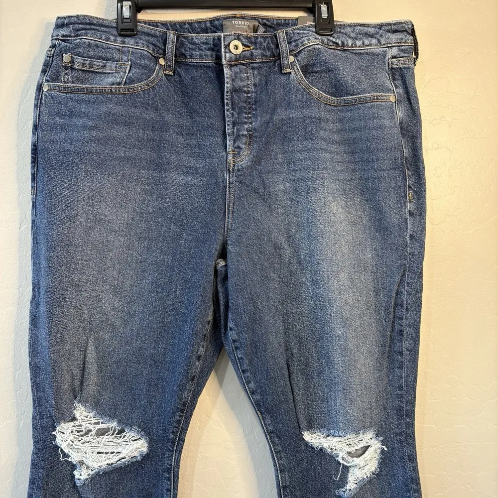 NEW Torrid Denim High Rise Straight Button Fly Distressed Womens Size 18R *read* - Image 2