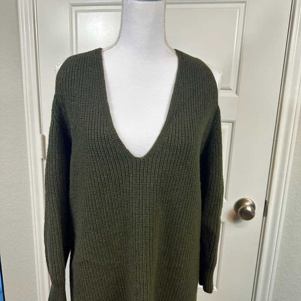 Michelle Mason Cold-Shoulder Ribbed Wool And Cashmere-Blend Sweater Green Small - Image 4
