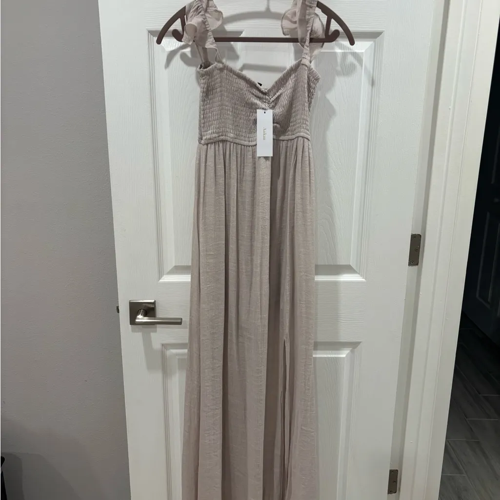 Vici‎ ( Aakaa)  Beige Maxi Dress size Small NWT - Image 6