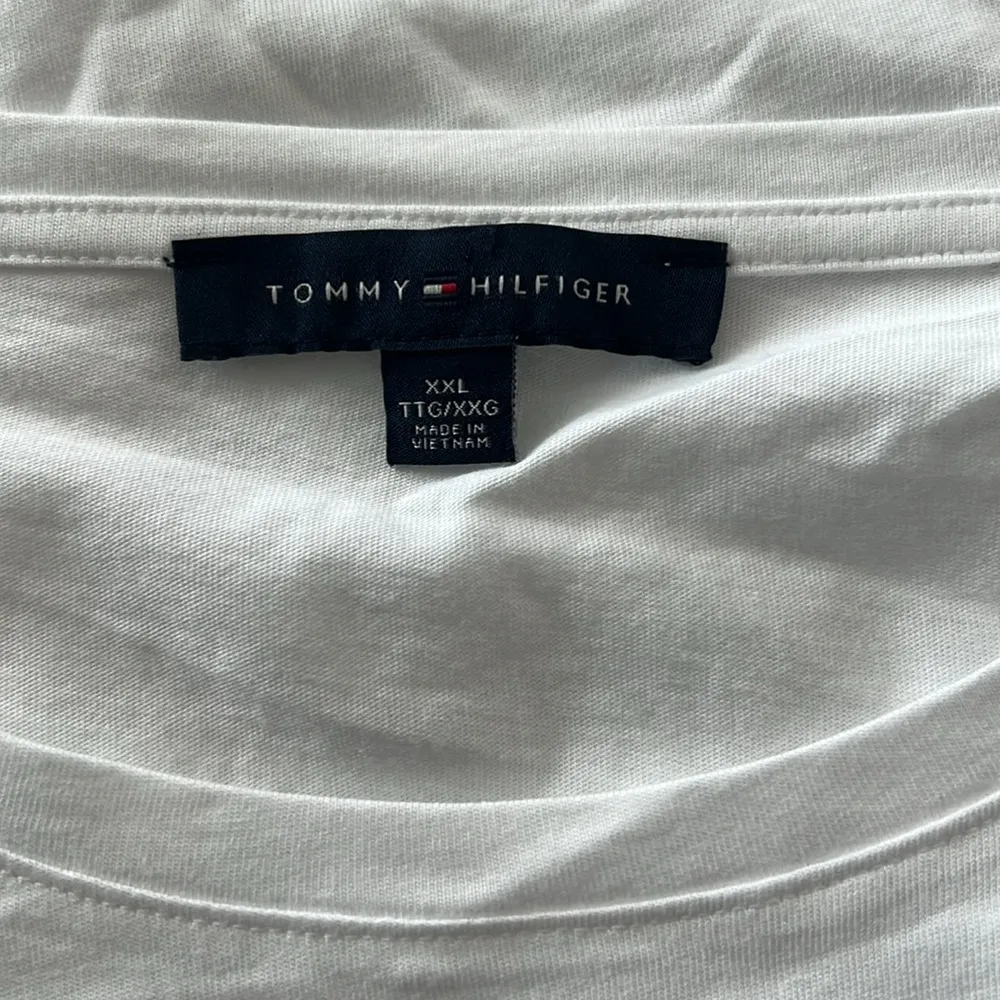 NEW Tommy Hilfiger Signature Heart-Graphic T-Shirt in White Size XXL New w/o Tag - Image 6