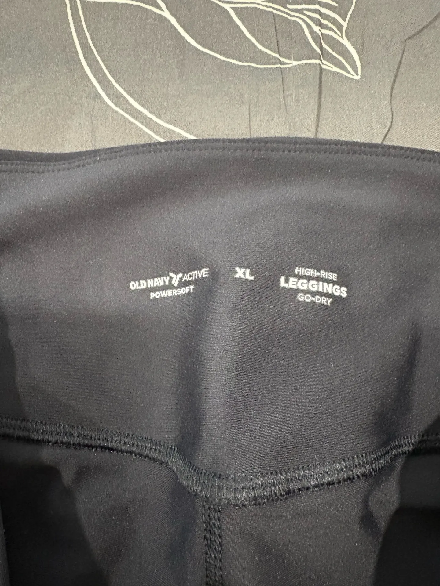 Old Navy Active Leggings - Image 2