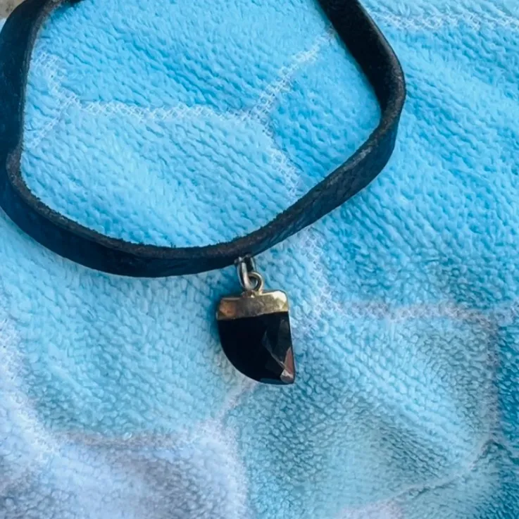 Vintage Vida Kush Black Shark Tooth Choker - Image 2