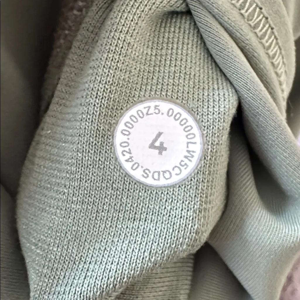 Lululemon Green Bike Shorts Size 4 - Image 3