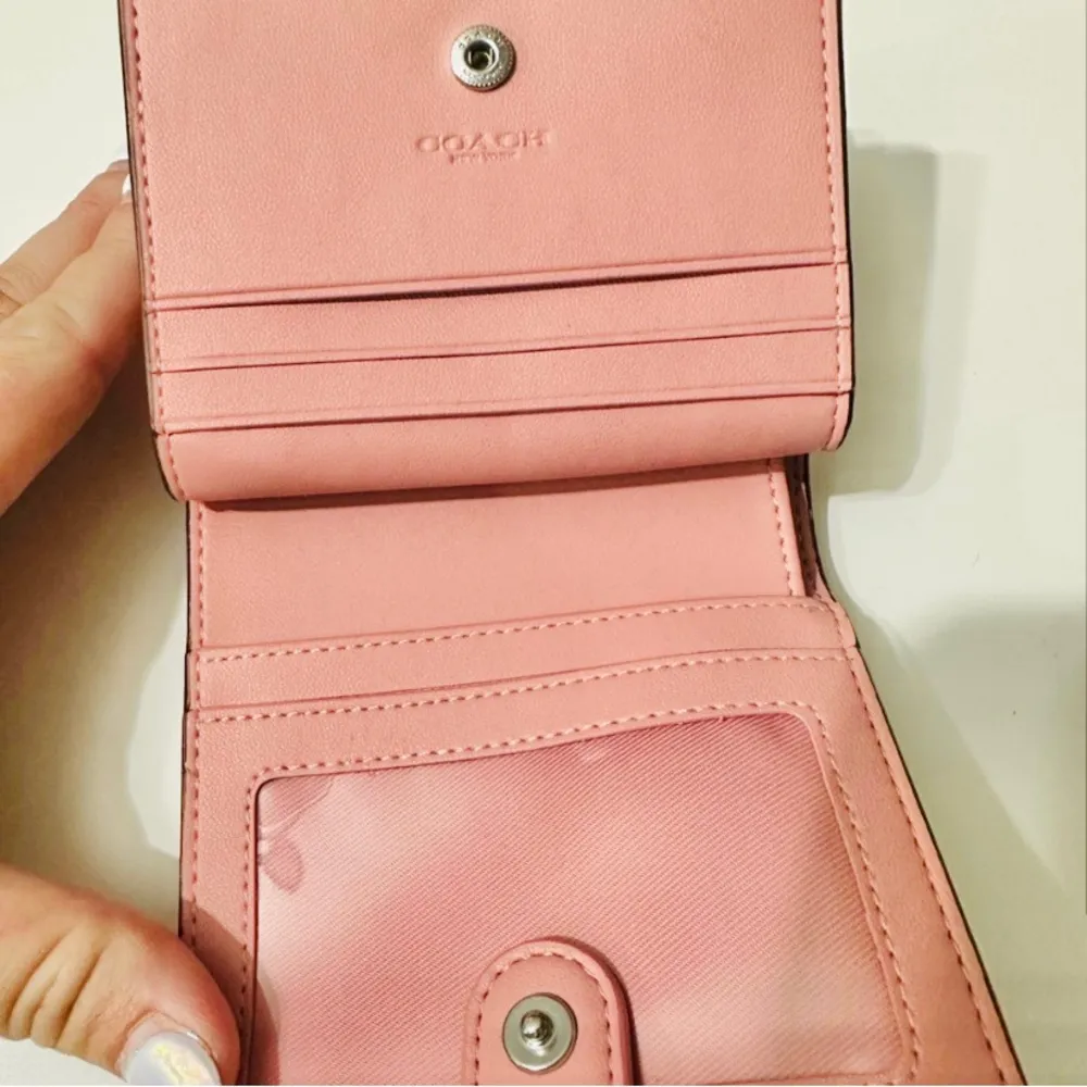 COACH 2 Fold Wallet Leather PNK Floral Women's C2889 Daisy Snap Coach - Image 2