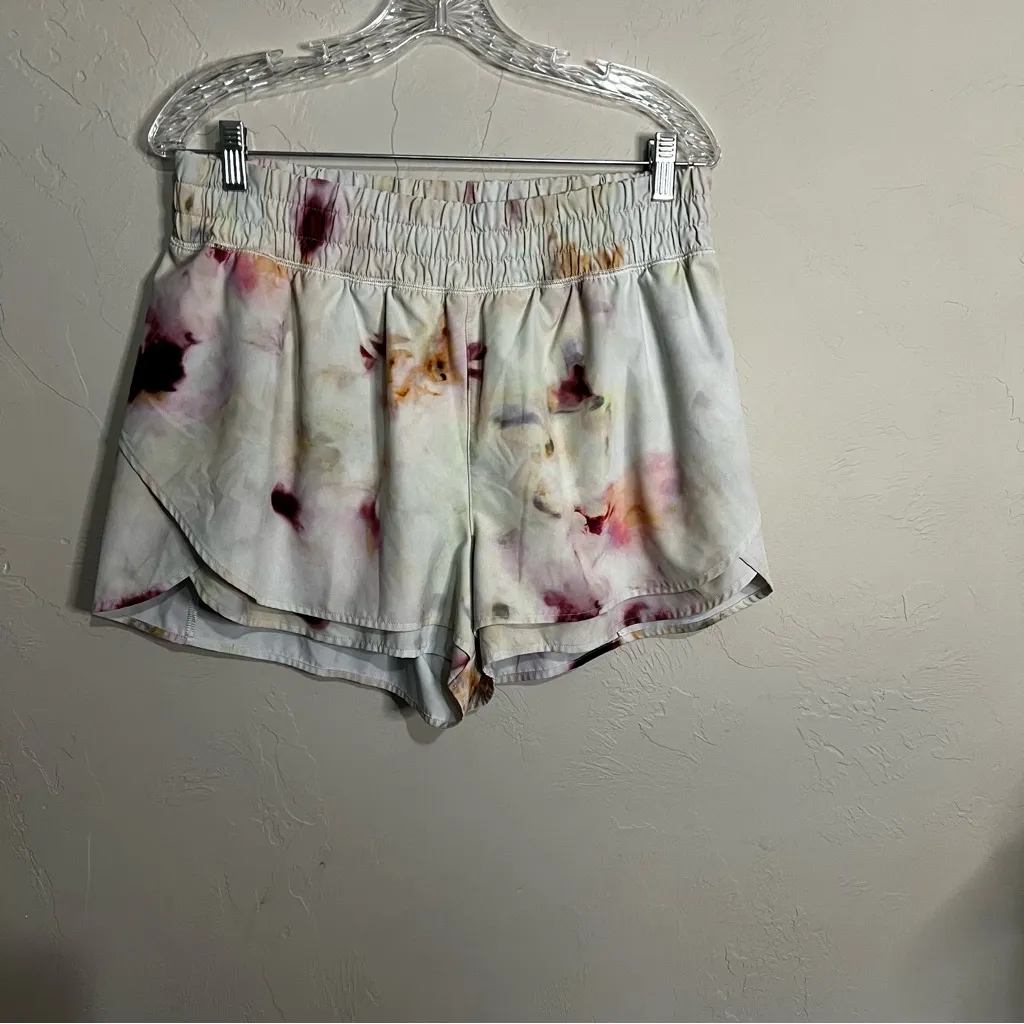 Calia by Carrie Underwood Step Up Performance Watercolor Running Outdoor Shorts White Size L - Image 5