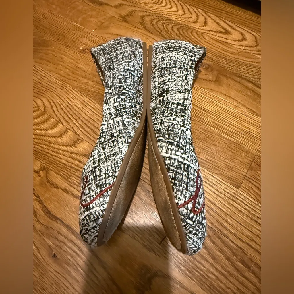 Ellen Degeneres Love Embroidered Flats size 9.5 Black - Image 5