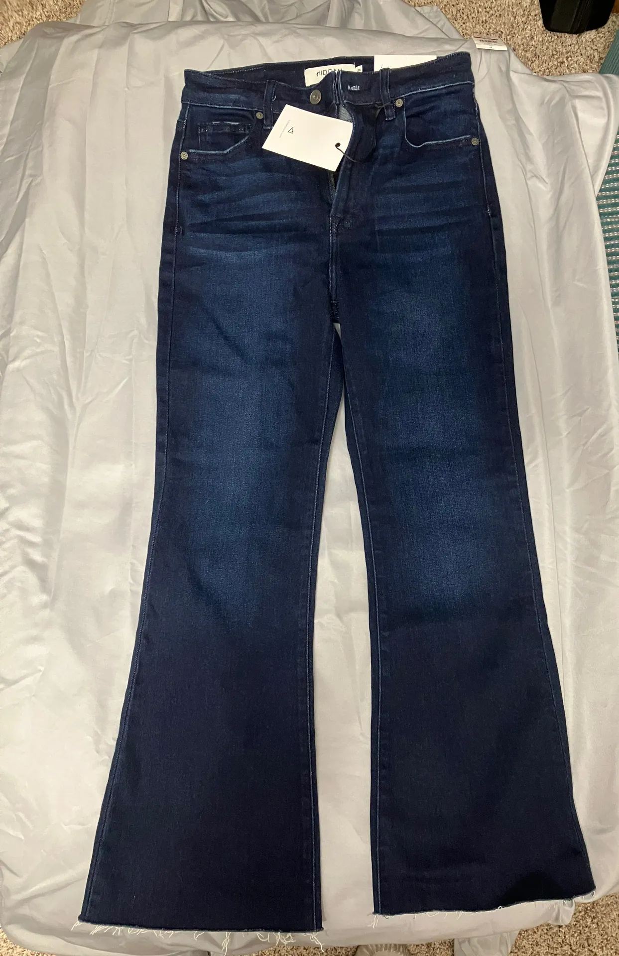 Hidden Flare Cropped Jeans - Image 4