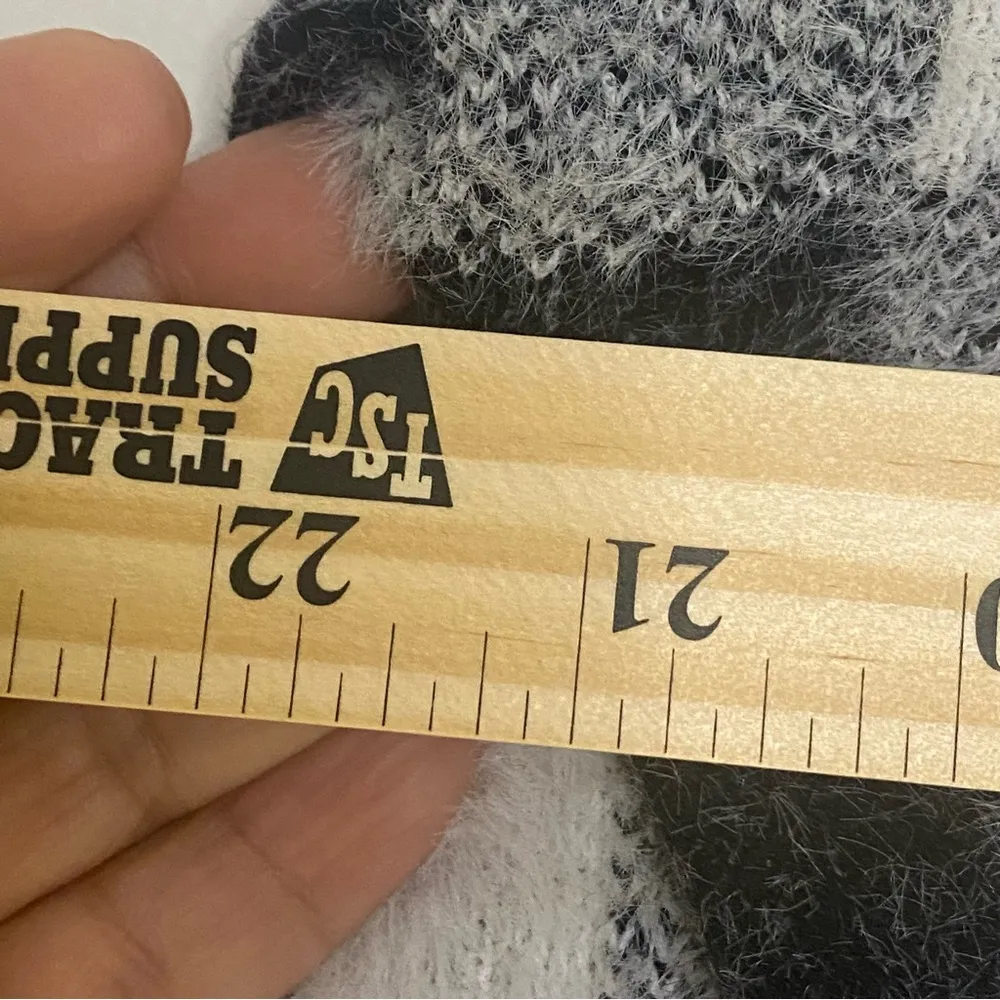 Bobeau Fuzzy Kelly Sweater. Size S Buffalo Plaid Black White - Image 6