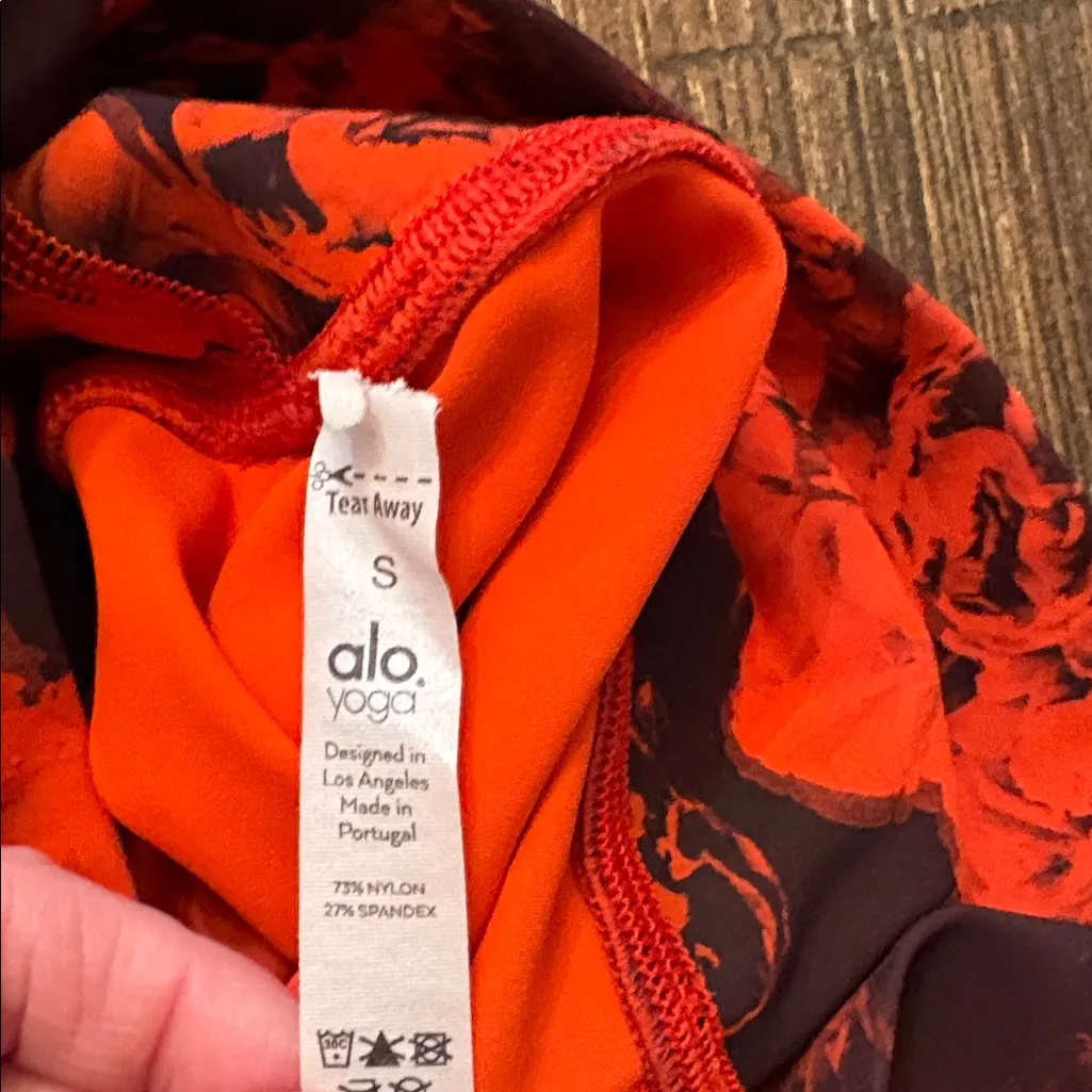 Alo Yoga High-Waist Vapor Roses Leggings Cherry Red Small NWOT - Image 5