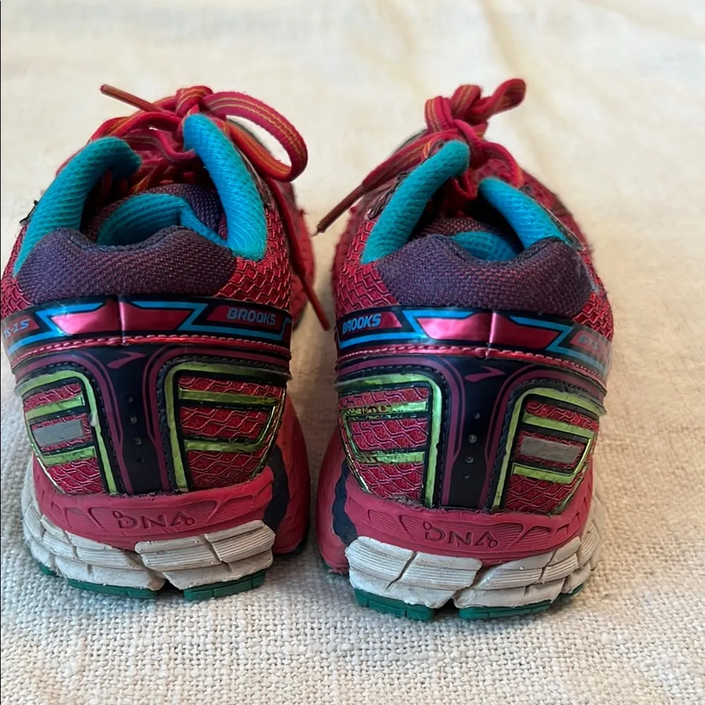 Brooks Red and Teal Athletic Shoes - Image 4